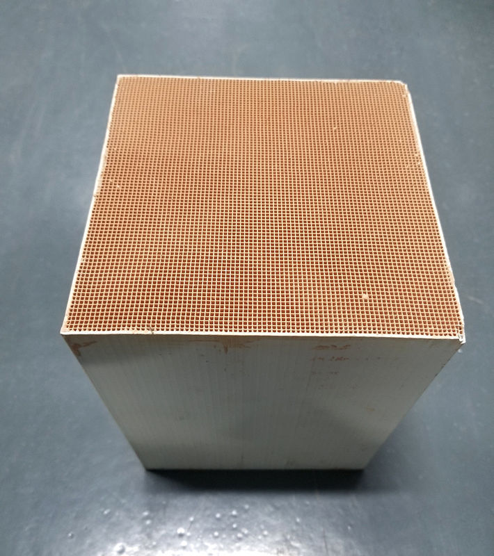 Substrat de catalyseur de thyristor de Denox de chaudière de marché des accessoires enduisant Cpsi 100 biogaz de la cordiérite 200 300 400
